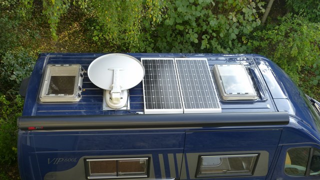 Campingbus Solaranlage Sat Dach